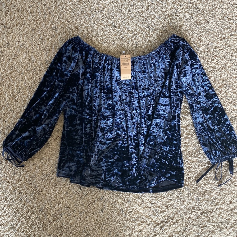 NWT American Eagle Outfitters Blue Off the Shoulder Velvet Blouse. Size Small